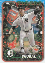 Load image into Gallery viewer, 2024 Topps Holiday Base Cards #101-200 ~ Pick your card